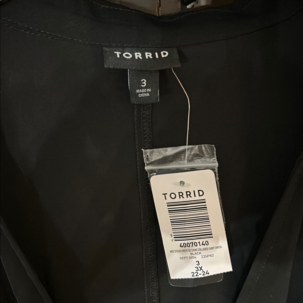 Torrid Black 3/4 Sleeve Plunge Dress - Picture 2 of 3
